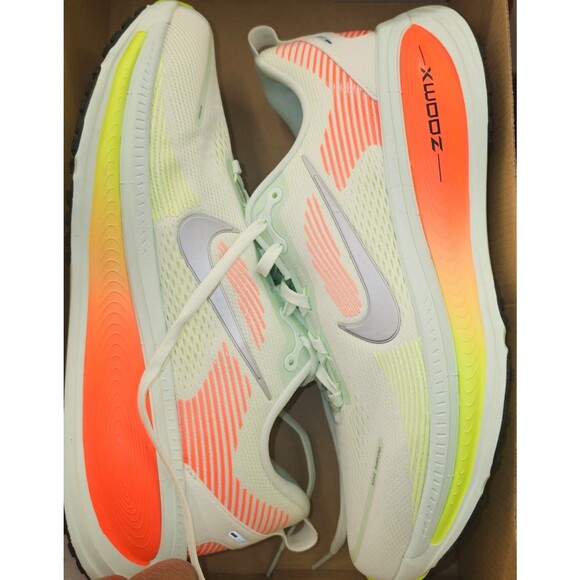 Nike Men\'s Vomero 18 Rare Colorway‎ sz 11